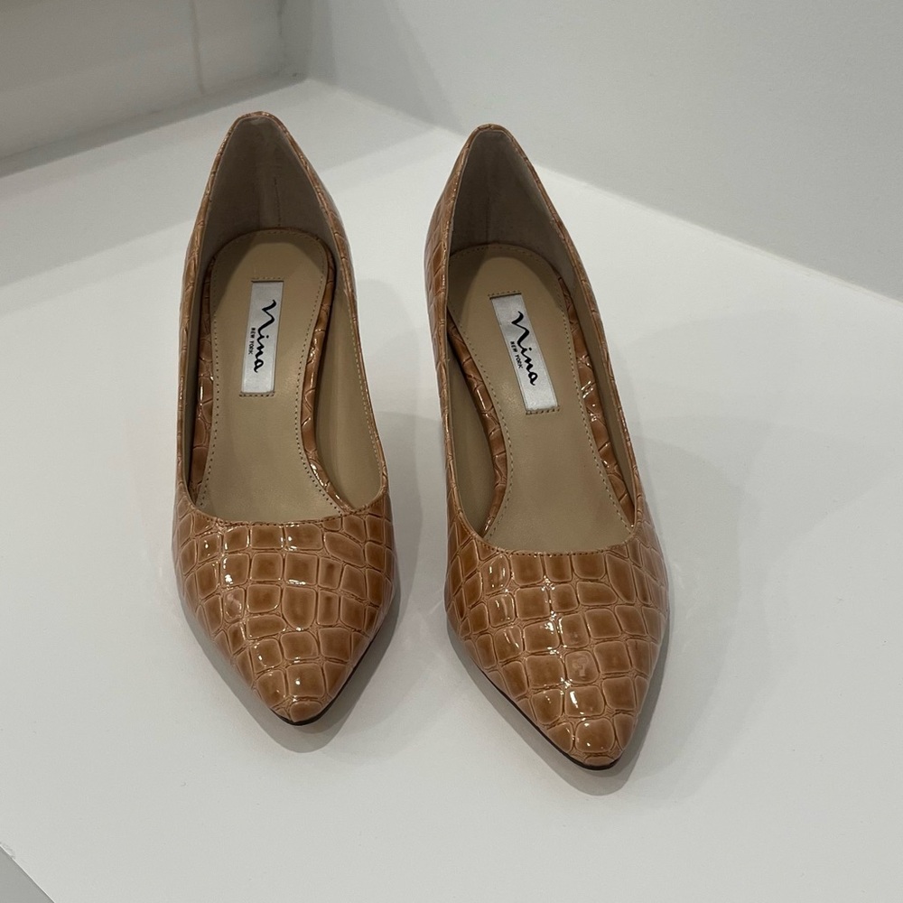 NINA Tan Croc-Embossed Heels, Size 8 1/2